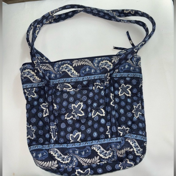 Vera Bradley Blue Quilted Bag 12" W x 12" H x 3.5" D Zipper Top Excellent Cond - Picture 4 of 8